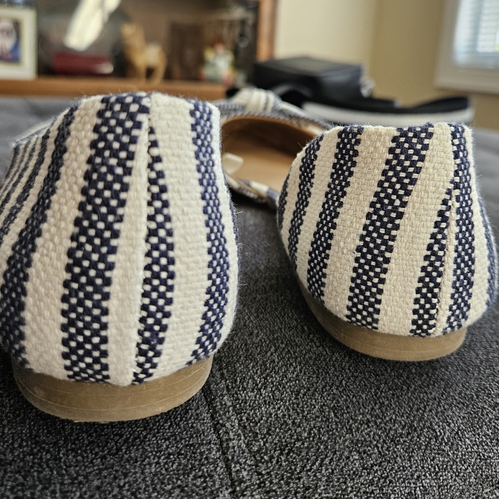 A New Day Striped Textile Slipper Shoes with Bows. SZ 8 - Picture 13 of 15